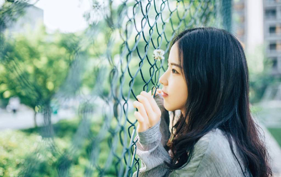 “哼！”刘璋面色难看的看向孟达：“那不知道孟达将军准备处置我？”